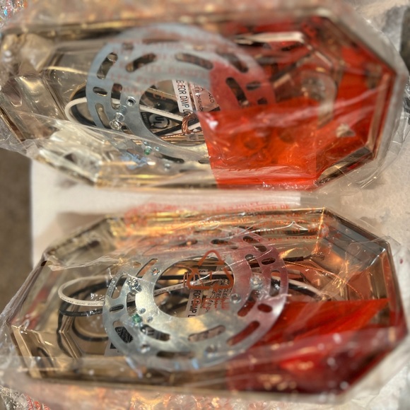 Plating champagne finish and polyhedral opal crystal shade. 2 fixtures included - Picture 15 of 15